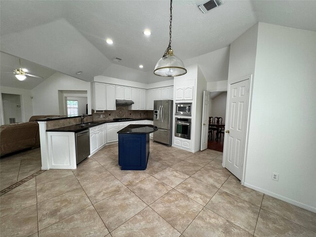 Building Photo - 1718 Berkoff Dr