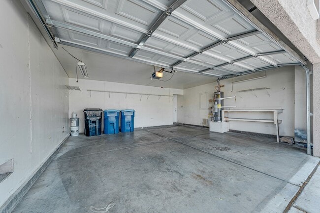 Building Photo - Peaceful Cul-De-Sac Living with Spacious Comfort and Everyday Convenience