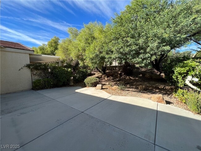 Building Photo - 5445 Progresso St