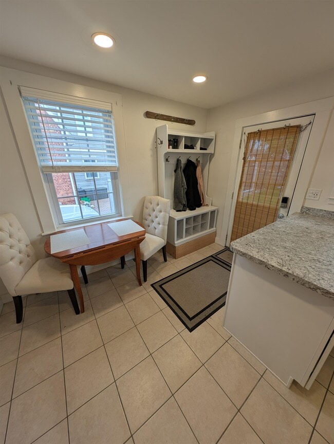 Building Photo - 67 Porpoise Way