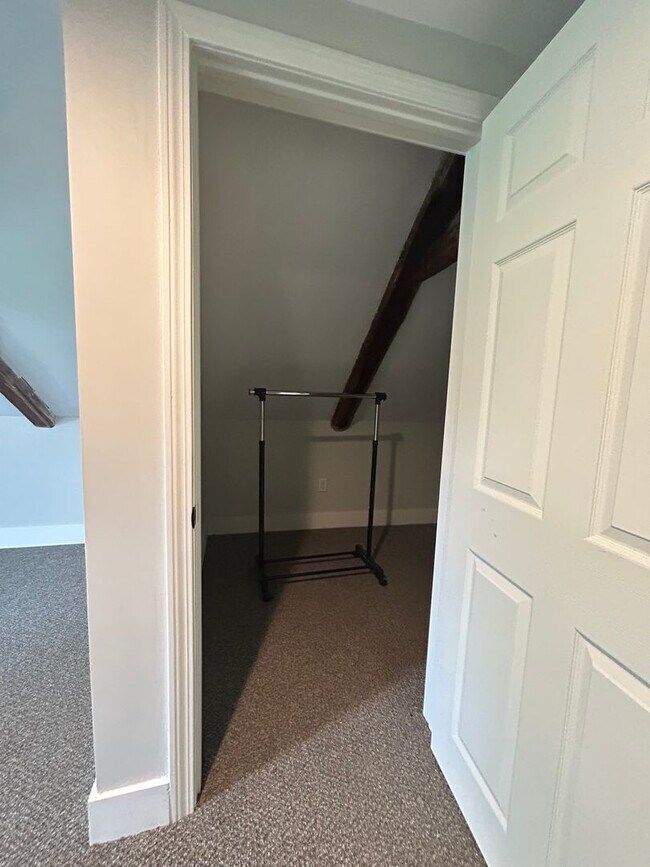 Building Photo - PRICE REDUCTION - Beautiful renovated 5 be...