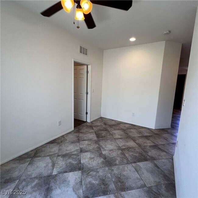 Building Photo - 1192 Via Dimartini