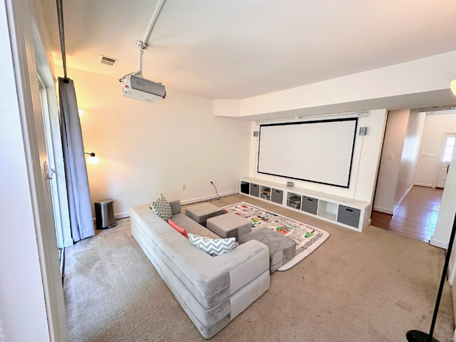 Building Photo - 8273 Glade Bank Dr
