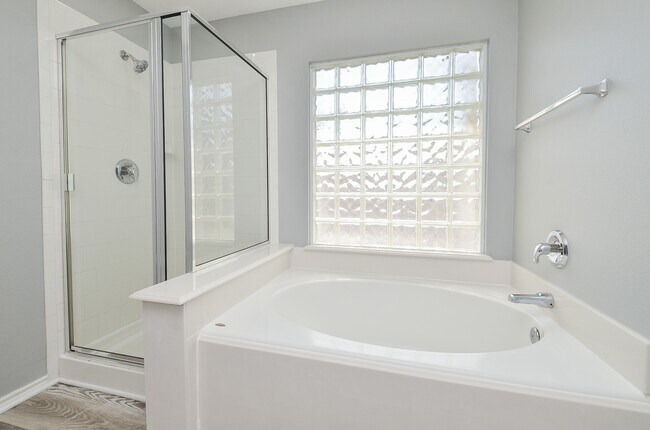 Building Photo - 20131 Larkspur Landing