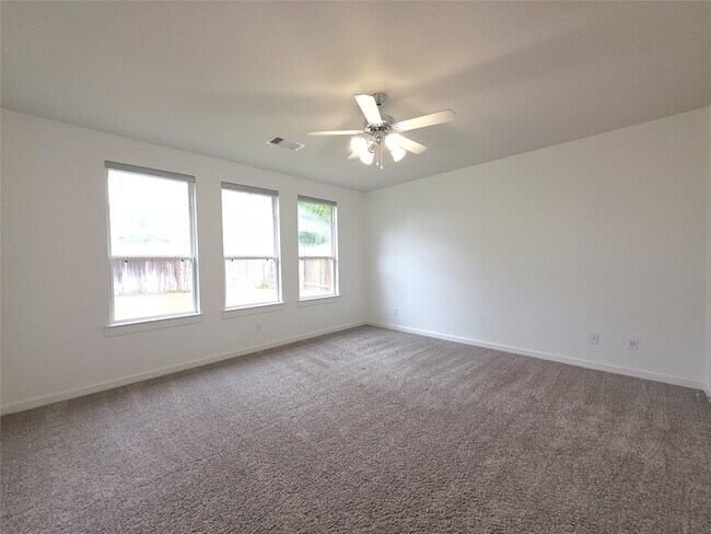 Building Photo - 40732 Guillemont Ln