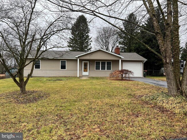 Building Photo - 810 Wisteria Dr