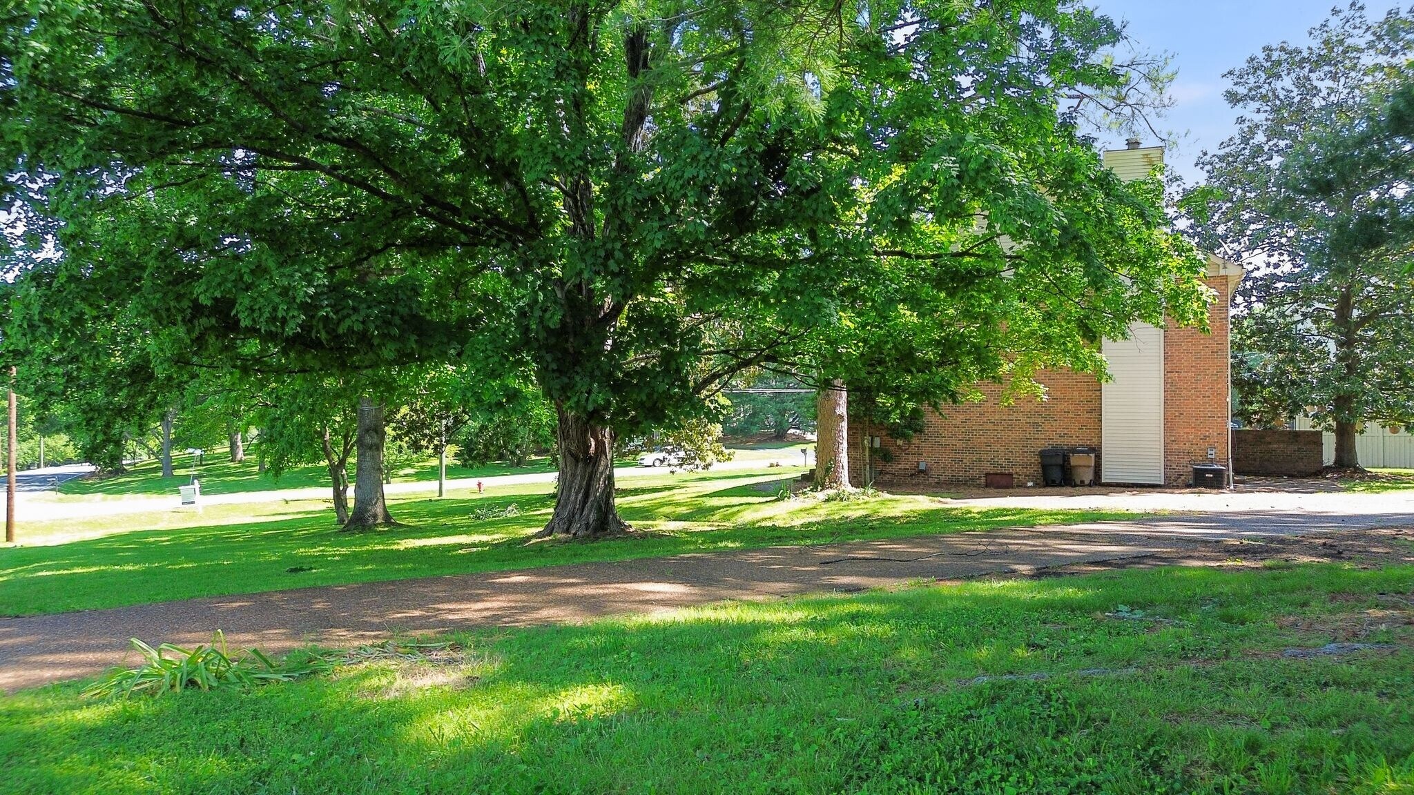 Building Photo - 4100 Lealand Ln