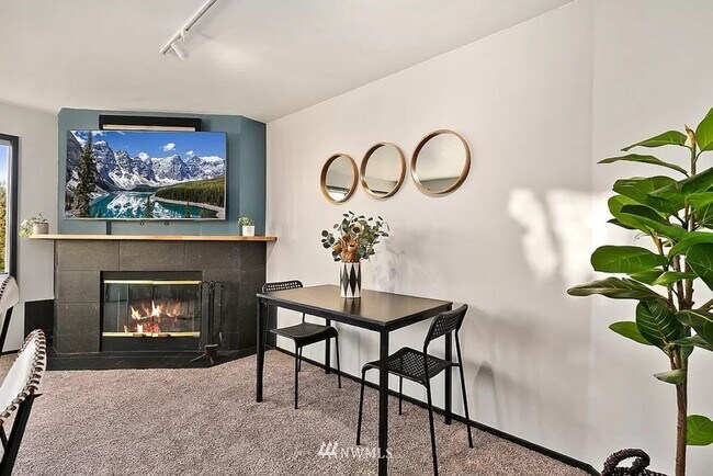 Building Photo - 2Bd/2Ba Seattle Condo