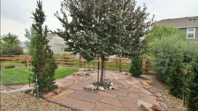 Building Photo - 3 Bedroom, 2-bathroom ranch in desirable Whisper Creek!  Available June 1st !!