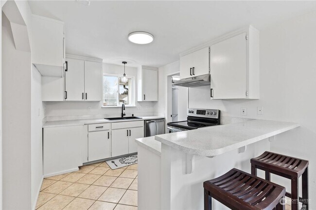 Building Photo - 7245 S Prospect St