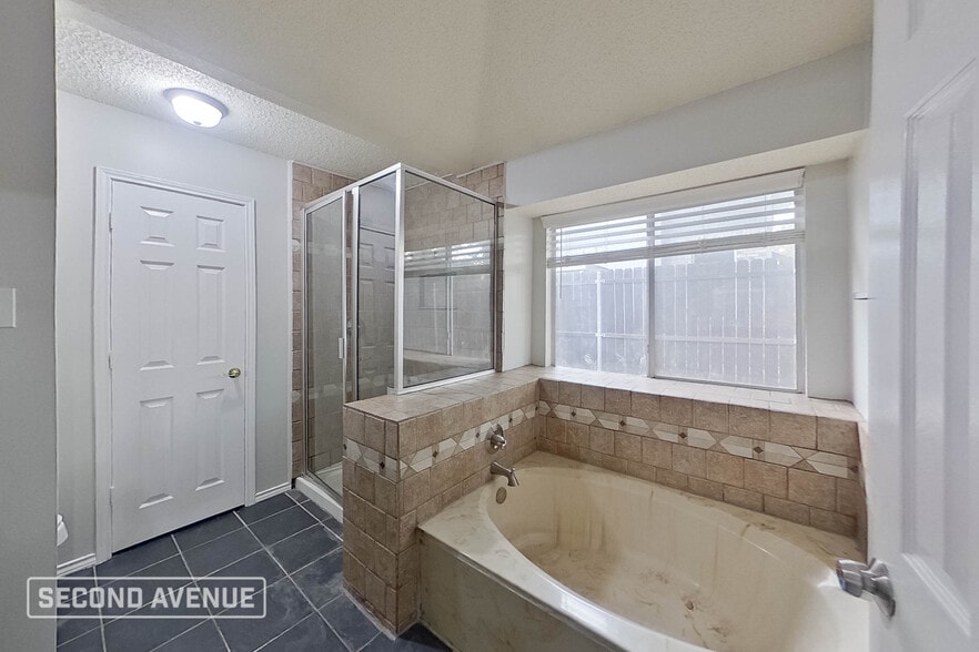 Building Photo - 7002 Hawaii Ln