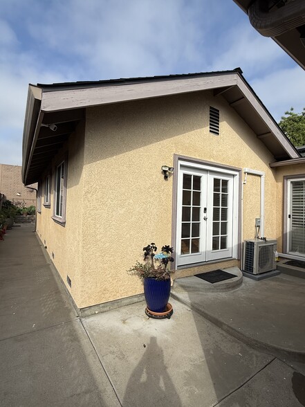 Building Photo - 26641 Eldridge Ave