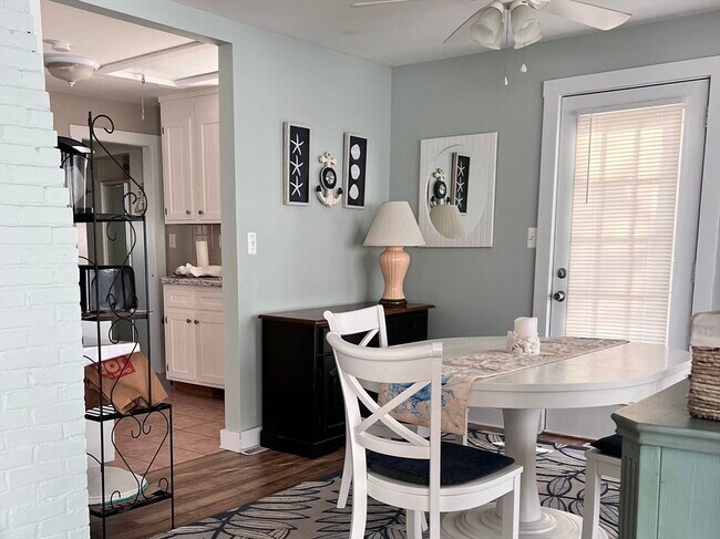 Building Photo - 11 Wallace Point Rd