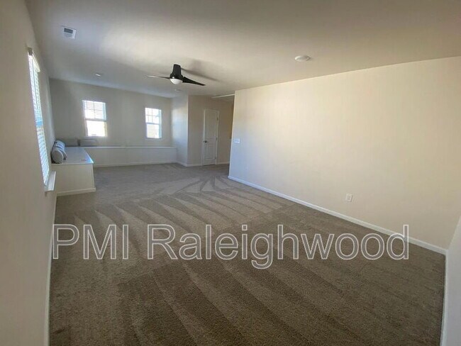 Building Photo - 2124 Fox Chapel Pl