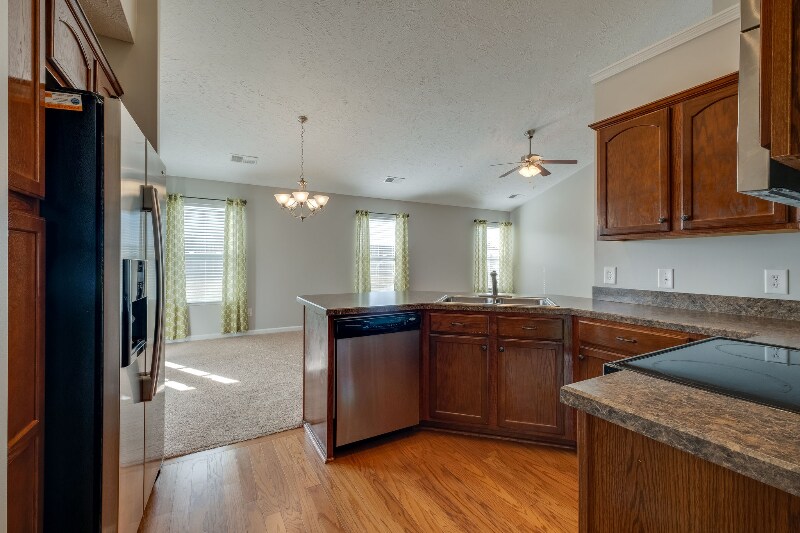 Building Photo - 103 Blossom Ct