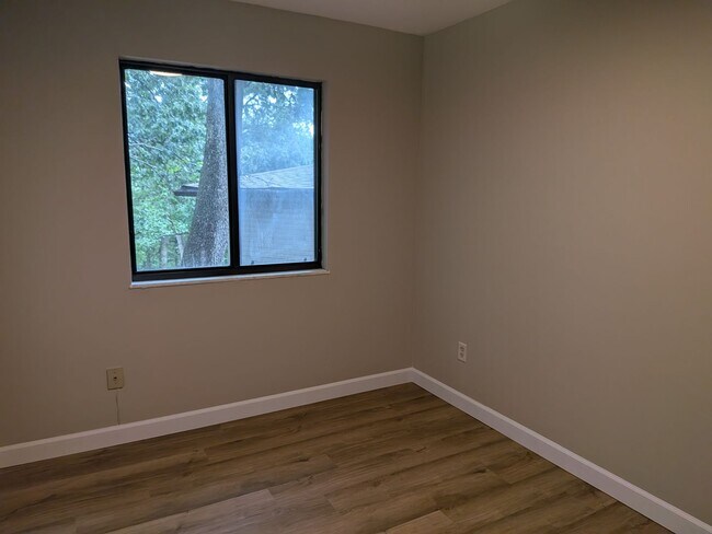Building Photo - 3229 Cassidy Rd