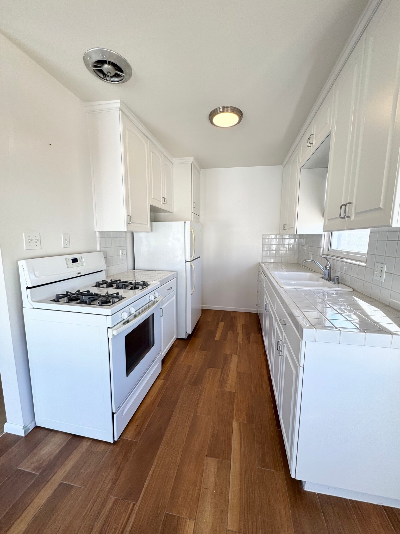 Building Photo - 1138 9th St