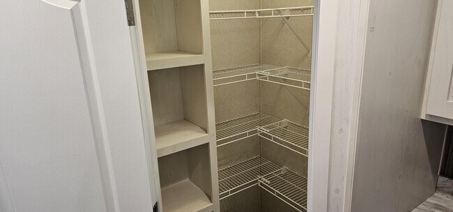 Building Photo - 283 Mulberry