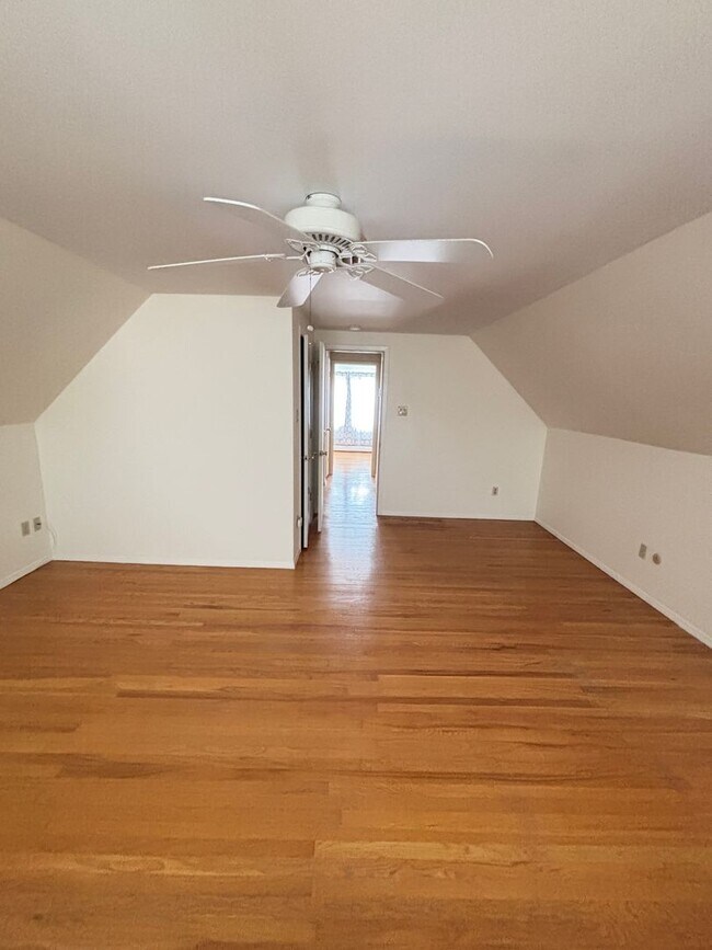 Building Photo - Spacious 3br Home for rent located in Whitehall, Echo Heights!