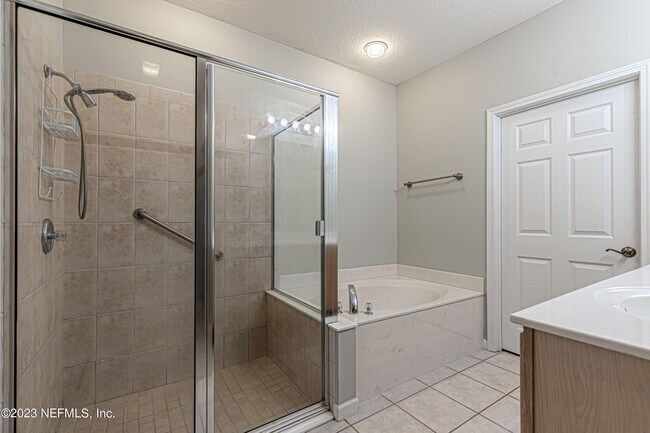 Building Photo - 2141 Stone Creek Dr