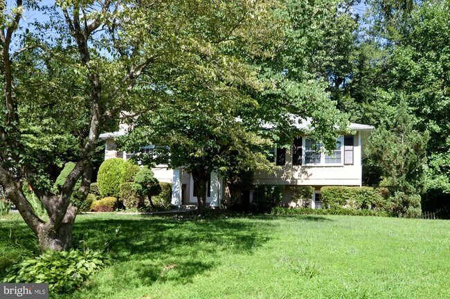 Building Photo - 3409 Beverly Dr
