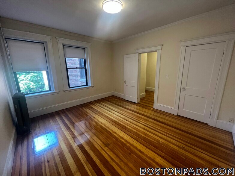 Building Photo - 143 Freeman St