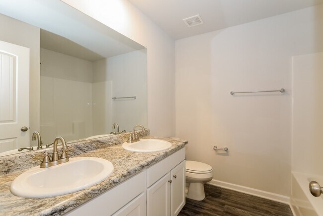 Building Photo - 2407 Hi Moon Trace