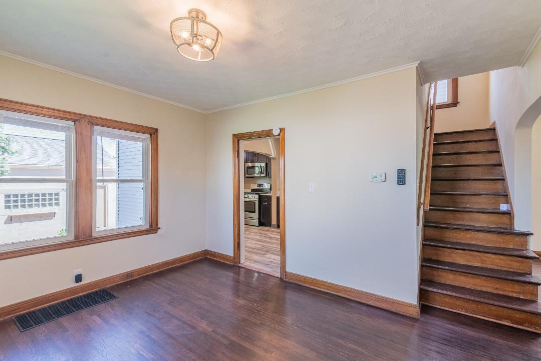 Building Photo - 732 E Mithoff St