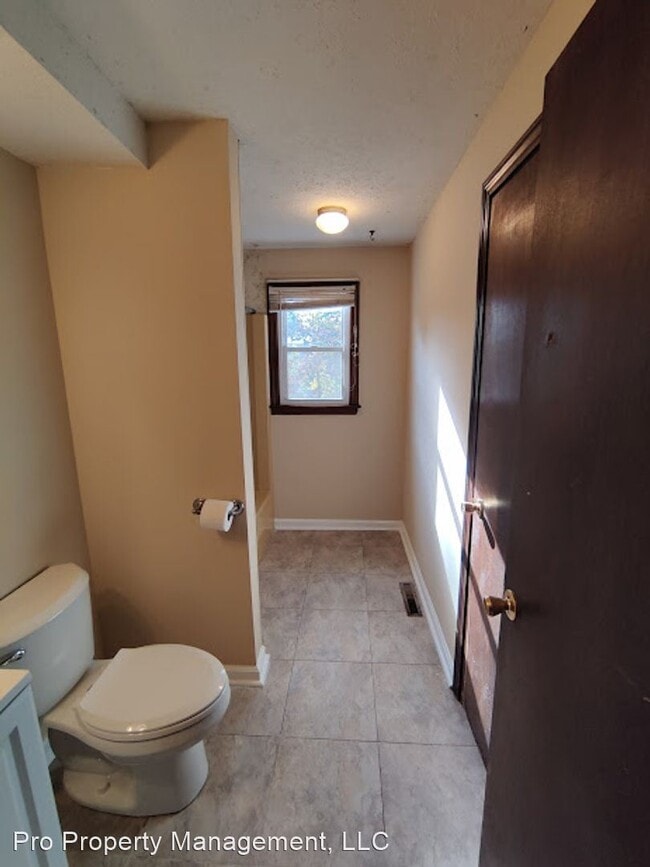 Building Photo - 3 br, 1.5 bath House - 77 Hitchcock Drive