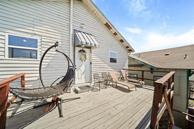 Building Photo - 3223 Avenue M