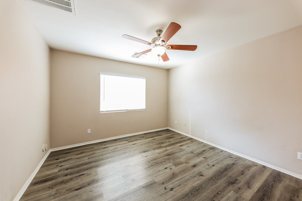 Building Photo - 591 S 167th Dr