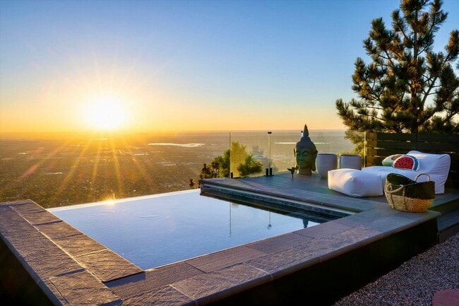 Building Photo - Private Foothills Sanctuary Minutes from D...
