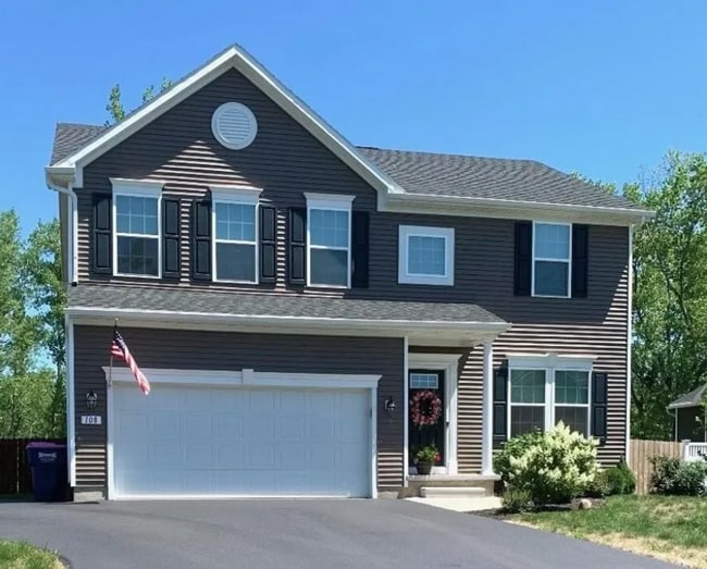 Primary Photo - Beautiful 4-bedroom house in Baldwinsville