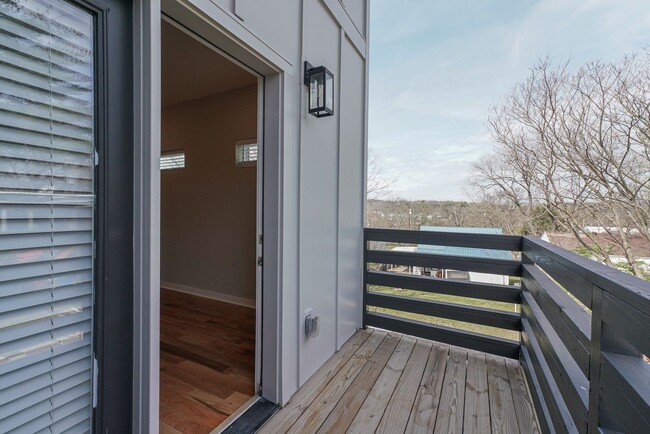 Building Photo - East Nashville Townhome for Lease