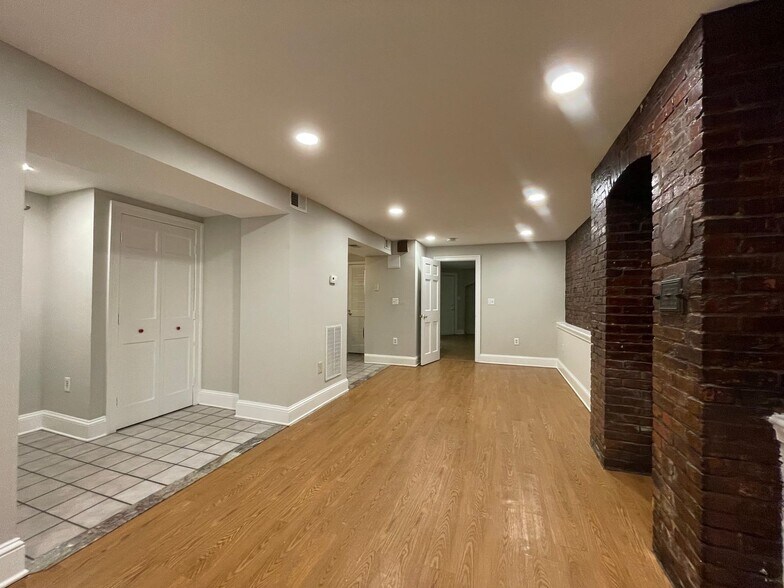 Building Photo - 1755 Church St NW