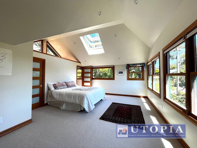 Building Photo - Beautiful, custom finished home in Aptos, ...