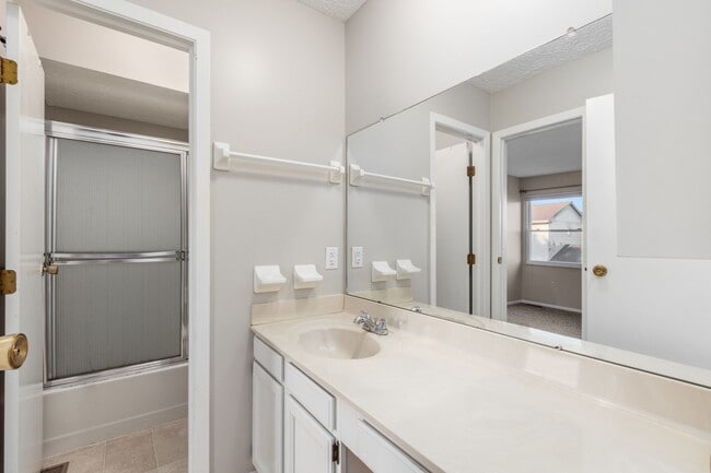 Building Photo - 7609 Seasons Dr