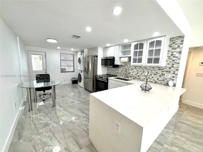 Building Photo - 151 NW 165th St