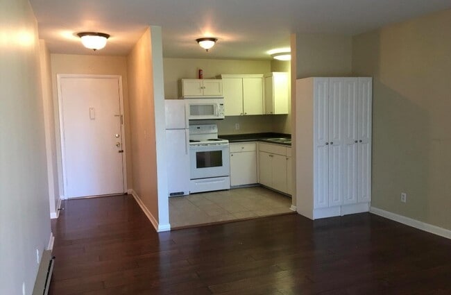 Building Photo - Coming soon! Walking distance to downtown Franklin and Bicentennial Park!