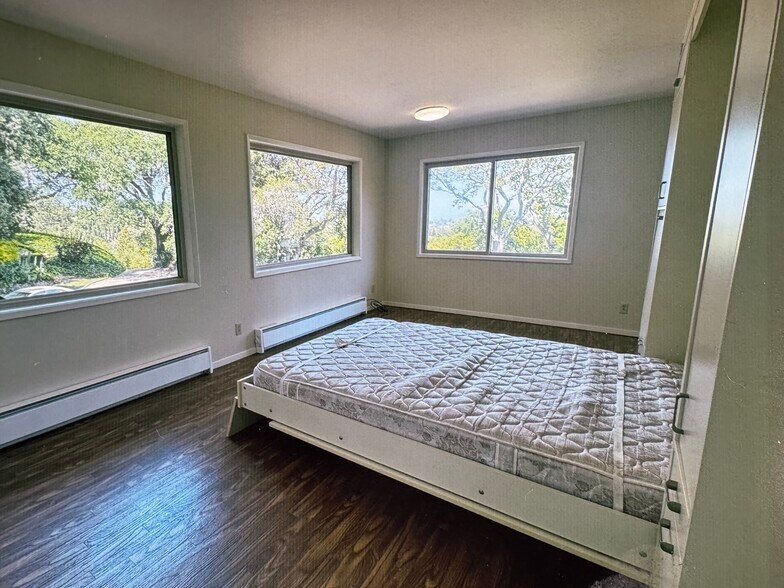 Building Photo - 25860 Altamont Rd