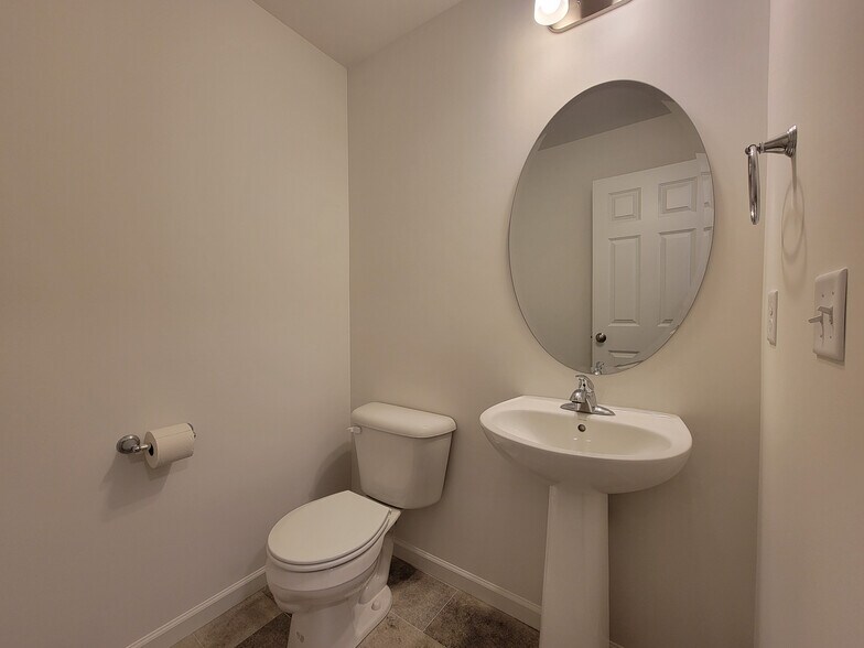 Building Photo - 2129 S Autumn Chase Dr