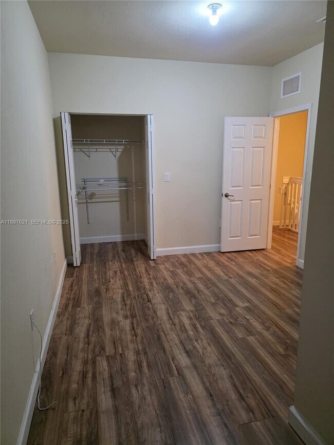 Building Photo - 528 SE 32nd Ave