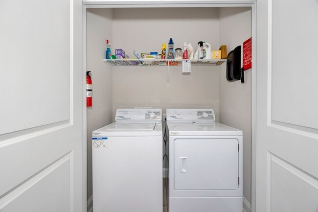 Building Photo - Fully Furnished 3 Bedroom Home Near Toyota Field & Redstone Arsenal