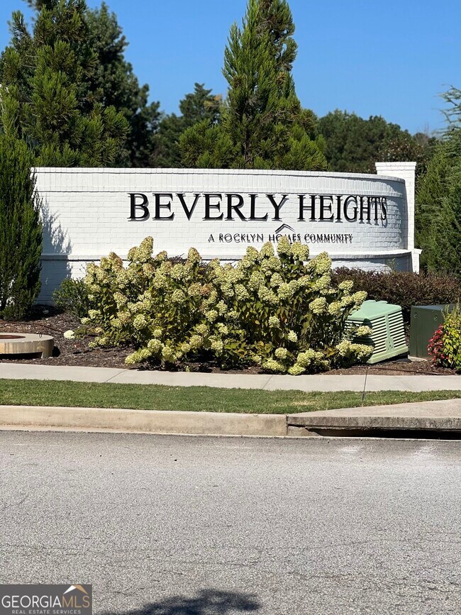 Building Photo - 5811 Calle Vis Dr