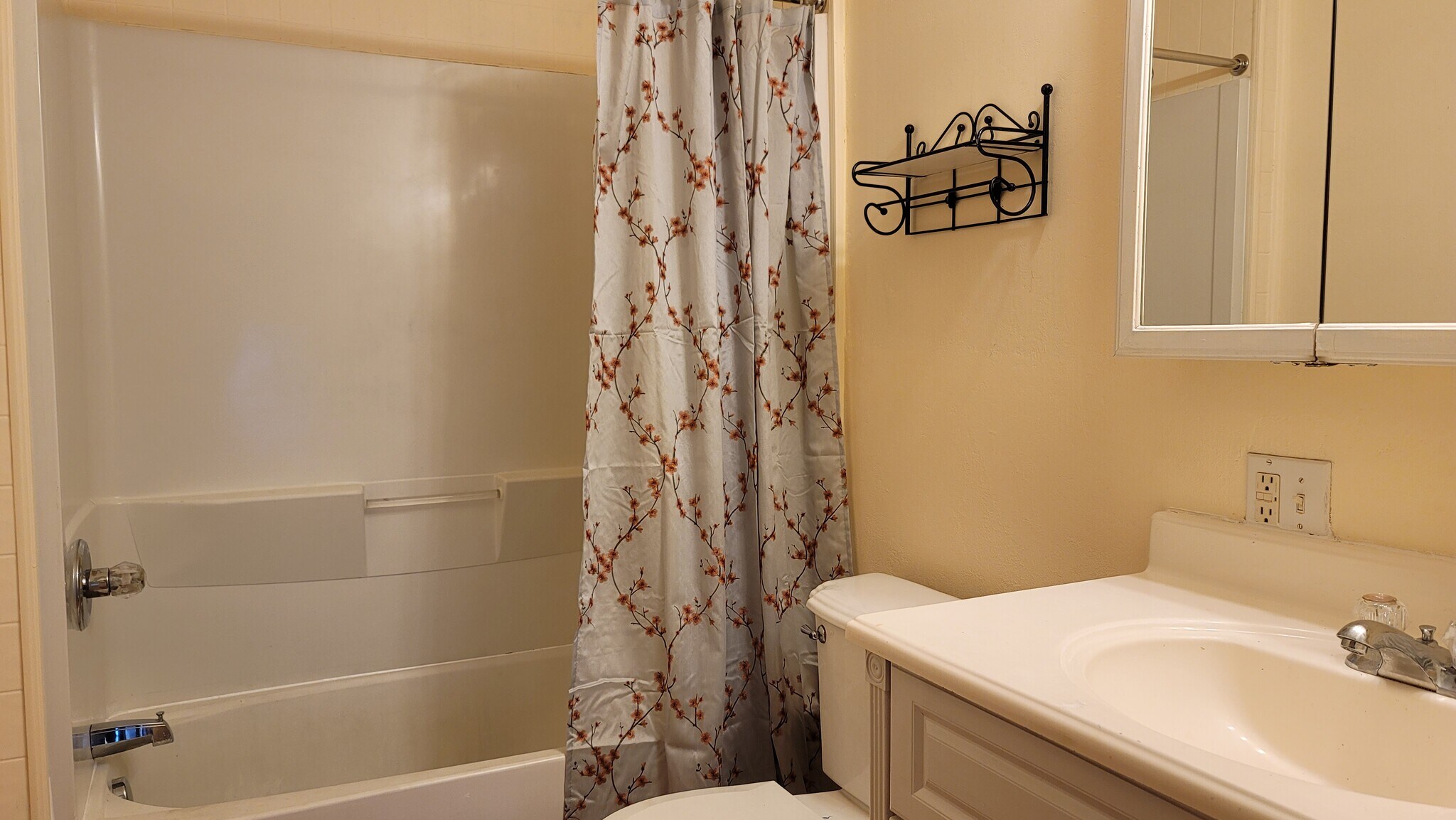 Building Photo - 333 S McKinley Ave