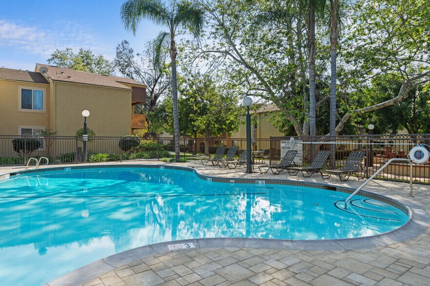 Building Photo - 6030 Rancho Mission Rd