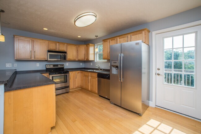 Building Photo - Modern 3-Bedroom 3-Bath  Home for Rent in Mt Washington, Pittsburgh, PA