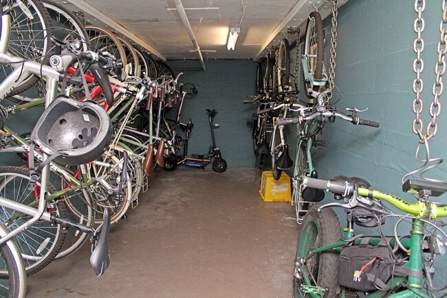 Building Photo - 507 NW 22nd Ave