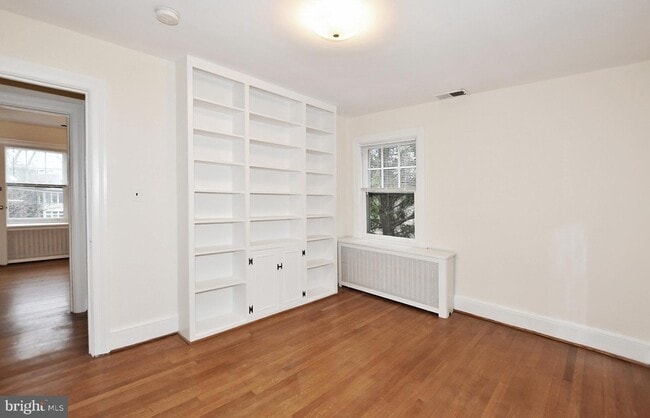 Building Photo - 4509 Ellicott St NW