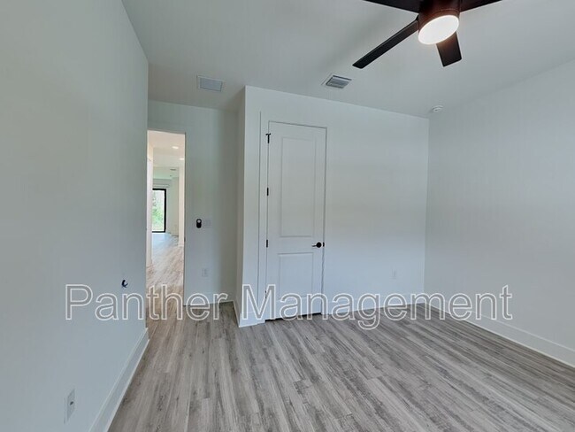 Building Photo - 26483 Explorer Rd